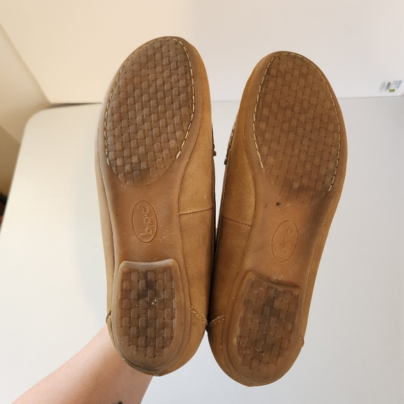 Born Boc Brown Faux Suede Slip On Shoes Flats Rubber Sole Moc Comfort Size 9 - Picture 6 of 7